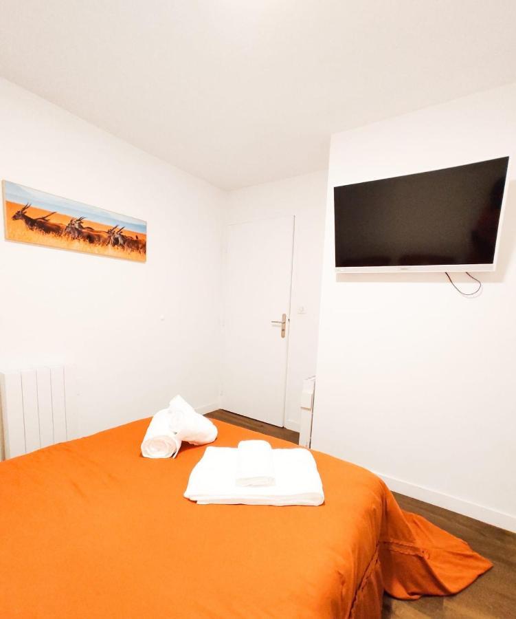T3 Au Centre Ville Avec Balcon, Parking Gratuit Кемпер Экстерьер фото